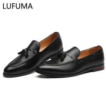 2020 Новая мода, черная кожаная обувь для джентльменов, мужская деловая обувь для вождения, Мокасины ручной работы с кисточками.